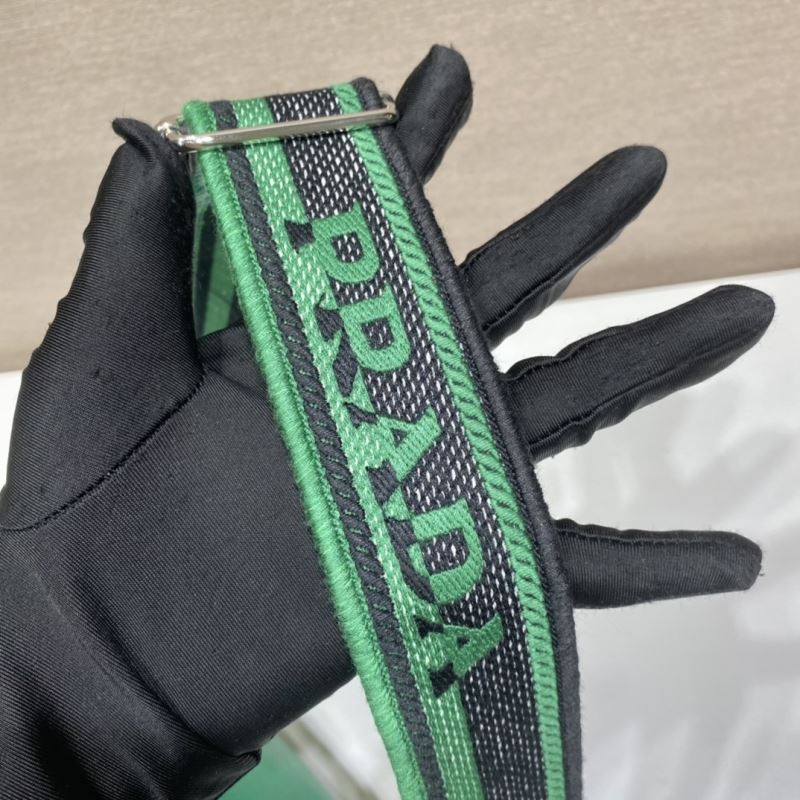Pra*a triangle pouch